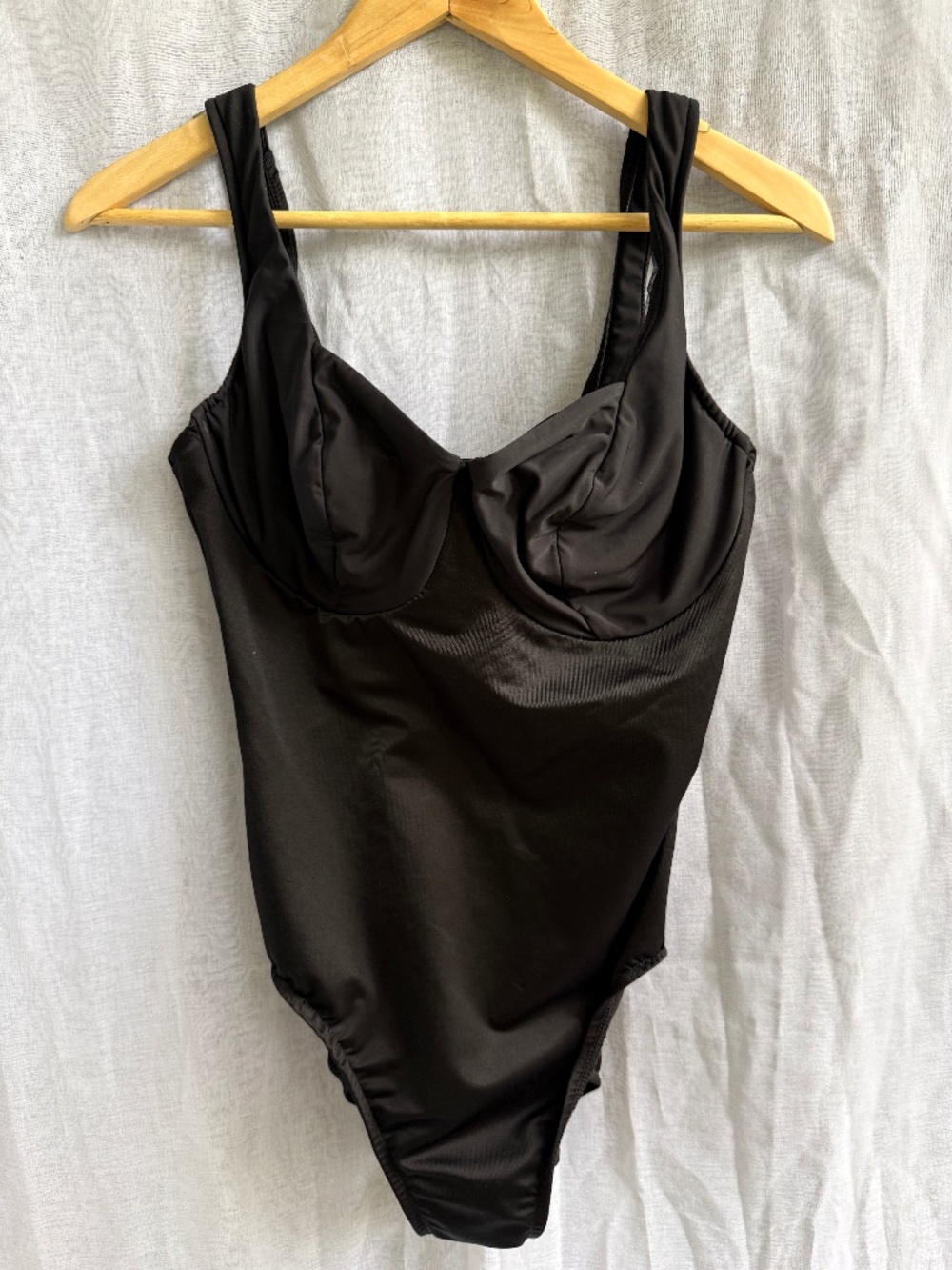 VTG Miraclesuit Black Underwire One Piece Swimsuit | US 14D | Slimming Shaping S